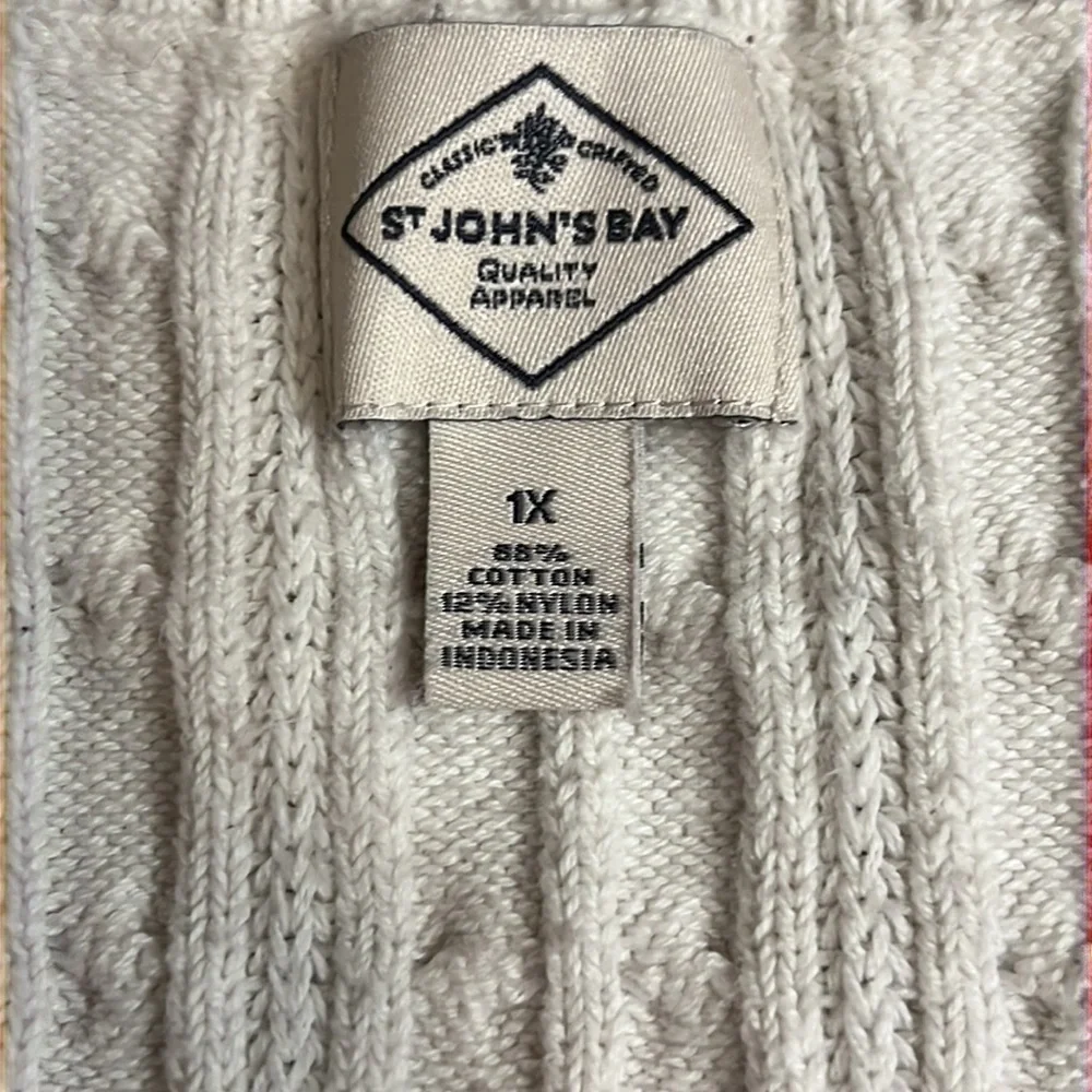🐺St Johns Bay Ivory V-Neck Knit Sweater
